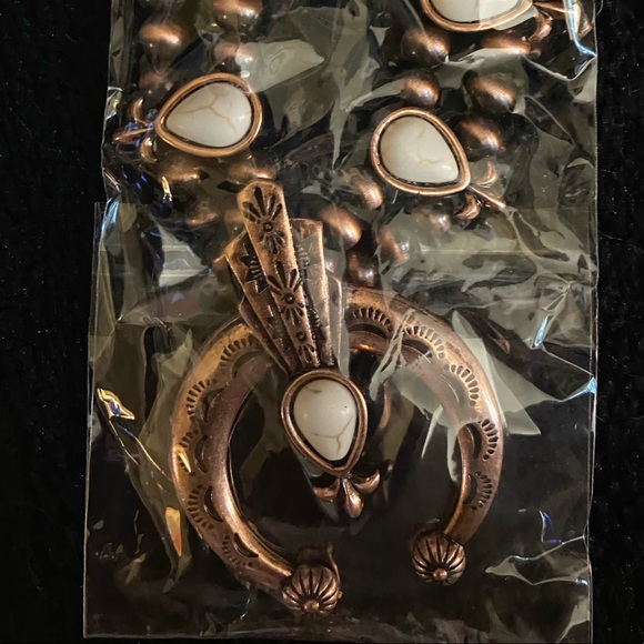 Navajo Bronze , white howlite white half moon Bottom Necklace - Picture 5 of 9